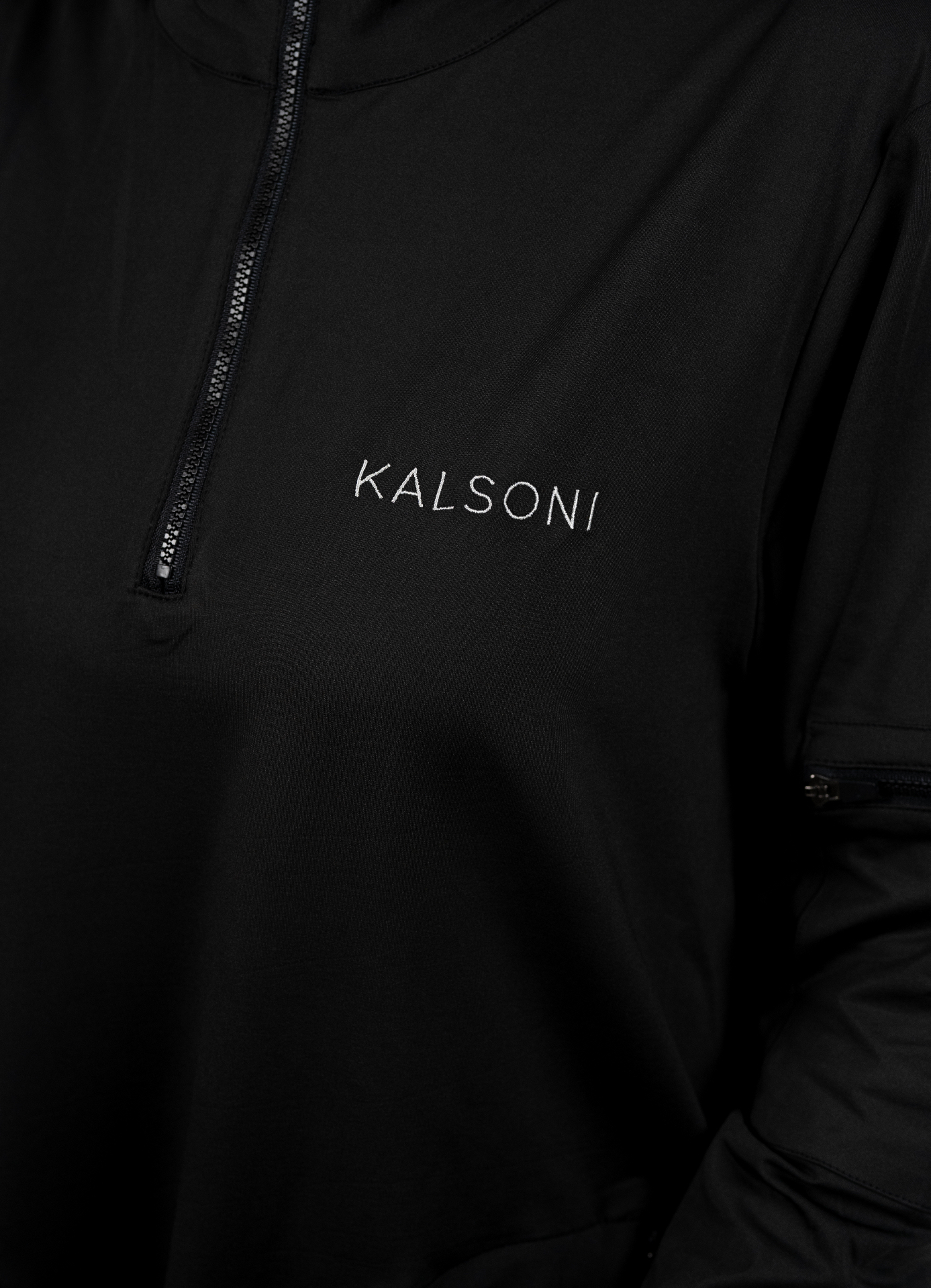 Kalsoni black activewear logo detail